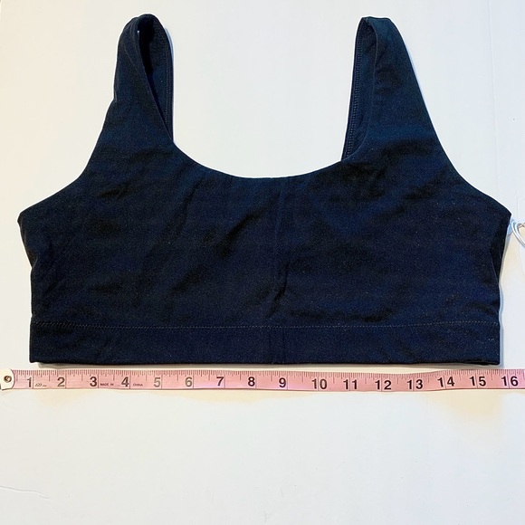 NWT Everlane Perform Sports Bra Black L Scoop Neck Workout Yoga Wicking - Picture 9 of 11